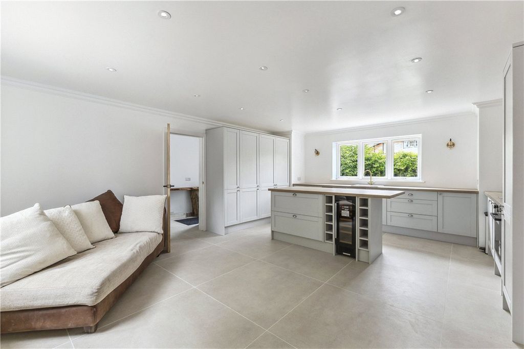 Property photo 3 of 16 Picture No. 03