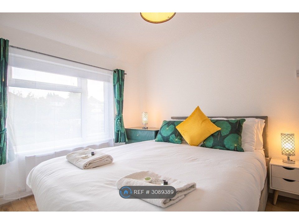 Property photo 3 of 19 Double Bed