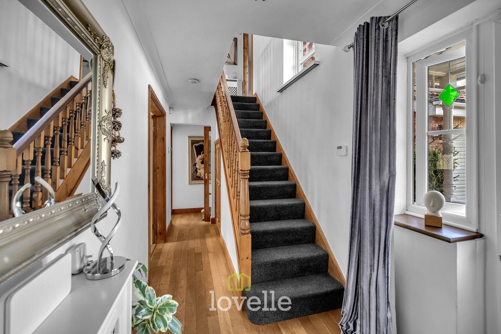 Property photo 2 of 42