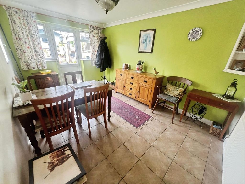 Property photo 1 of 19 Dinning Room