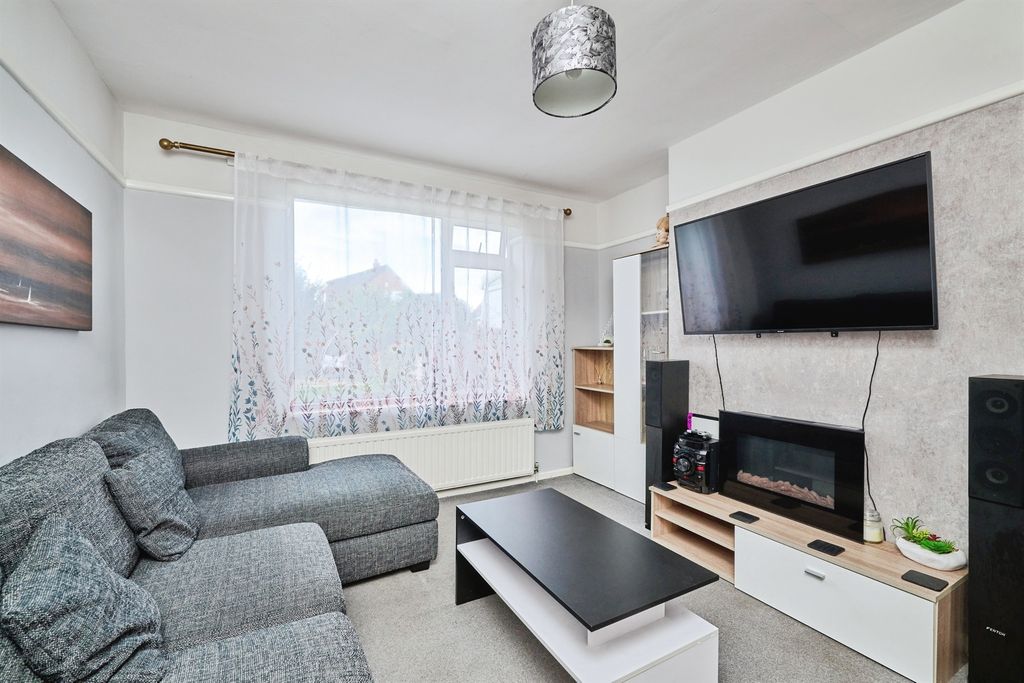 Property photo 2 of 12