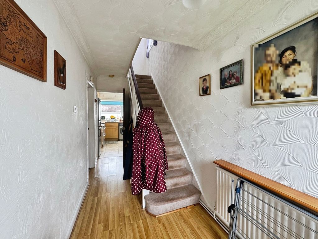 Property photo 2 of 18 5199693