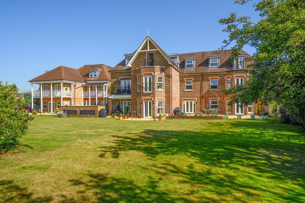 Property photo 2 of 18