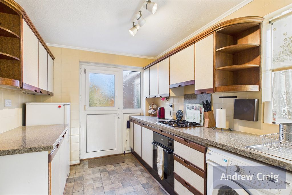 Property photo 3 of 22 Kitchen