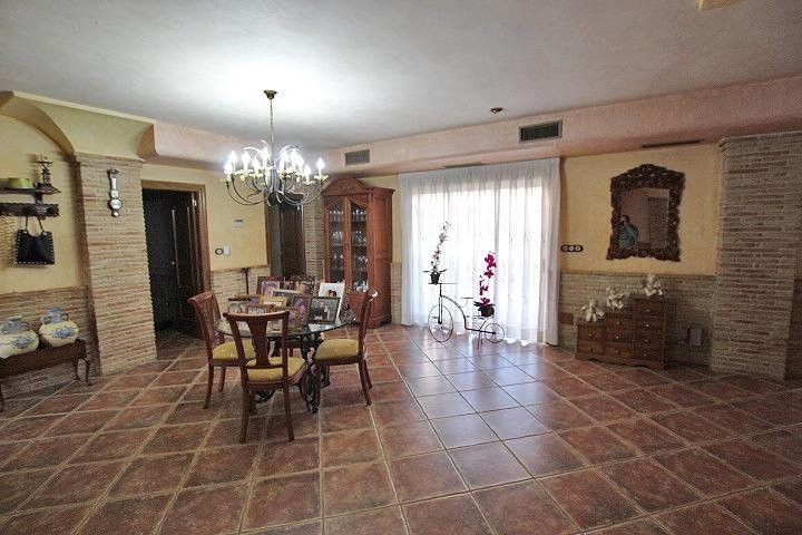 Property photo 3 of 50