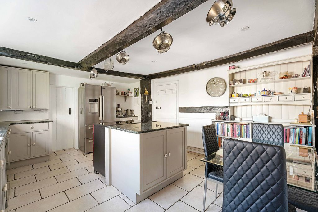 Property photo 3 of 33