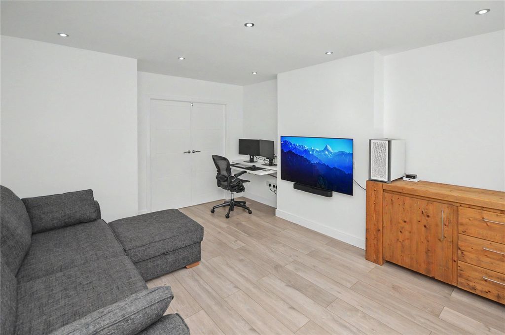 Property photo 2 of 11 Picture No. 10