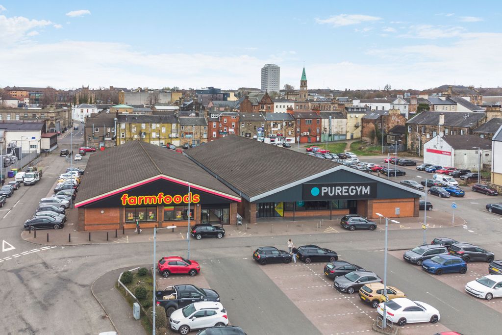 Property photo 2 of 8 Farmfoods, 8 Manse Place, Airdrie, Scotland, ML6 0An