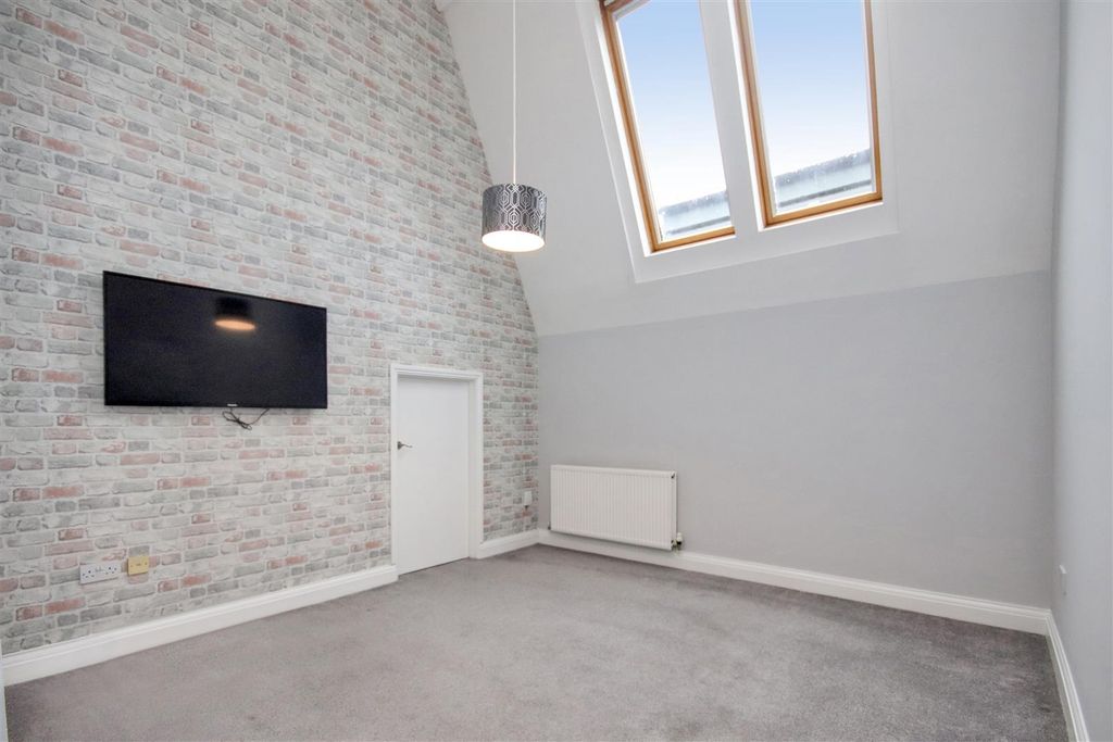 Property photo 2 of 14 Img_1096.Jpg