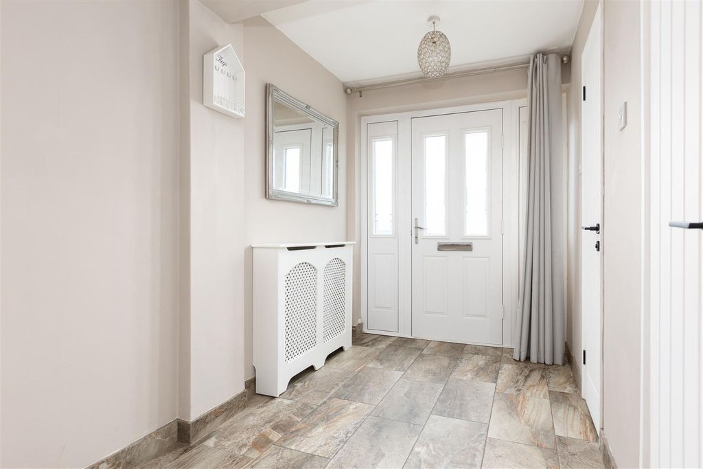 Property photo 2 of 16 Hallway