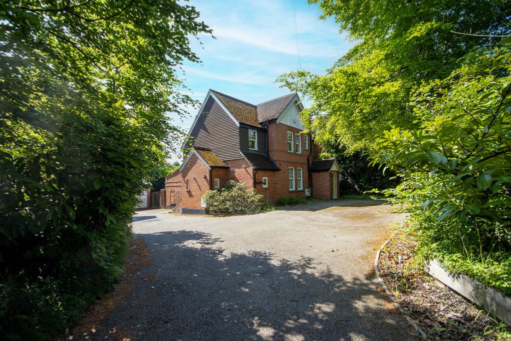 Property photo 1 of 18