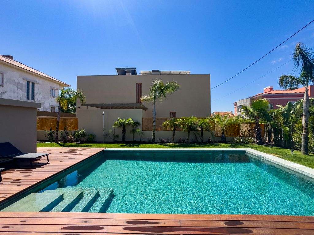 Property photo 2 of 52