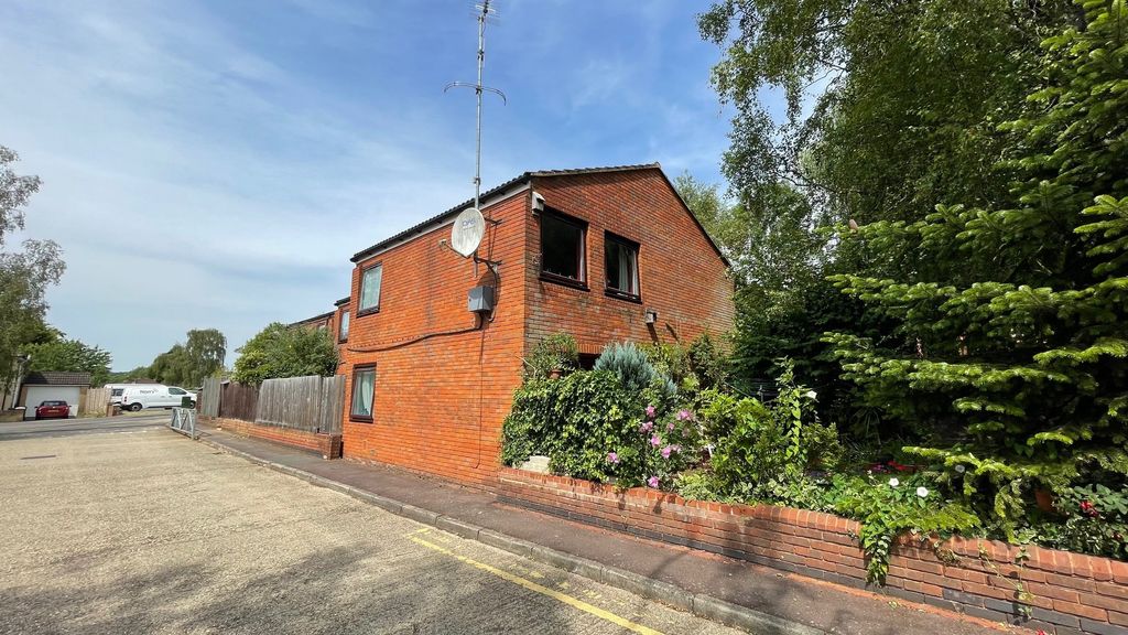 Property photo 1 of 9 External 4