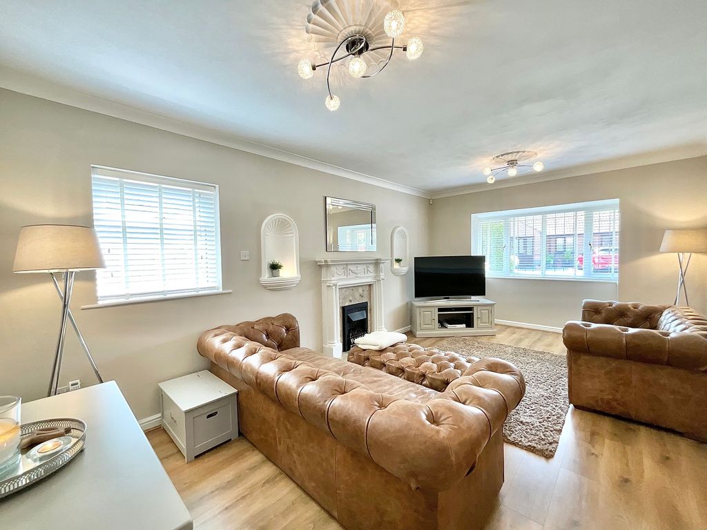 Property photo 2 of 35