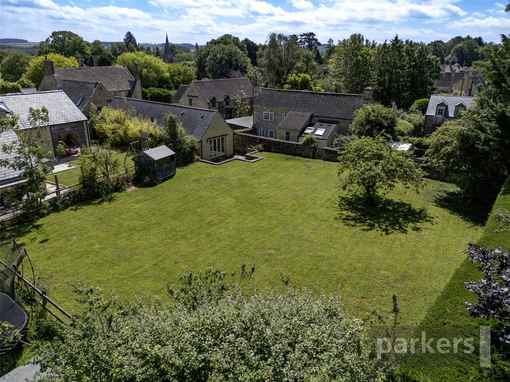 Property photo 3 of 23 Picture No. 52