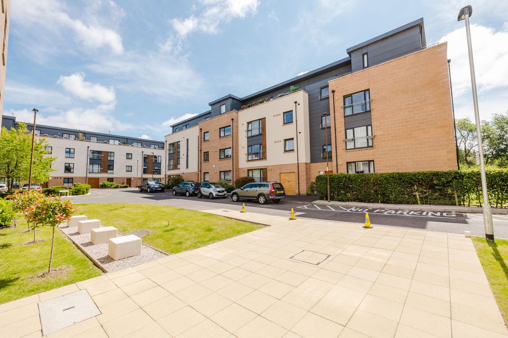 Property photo 1 of 2