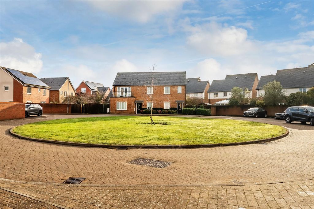 Property photo 1 of 16 5-Cypress-Close-14.Jpg