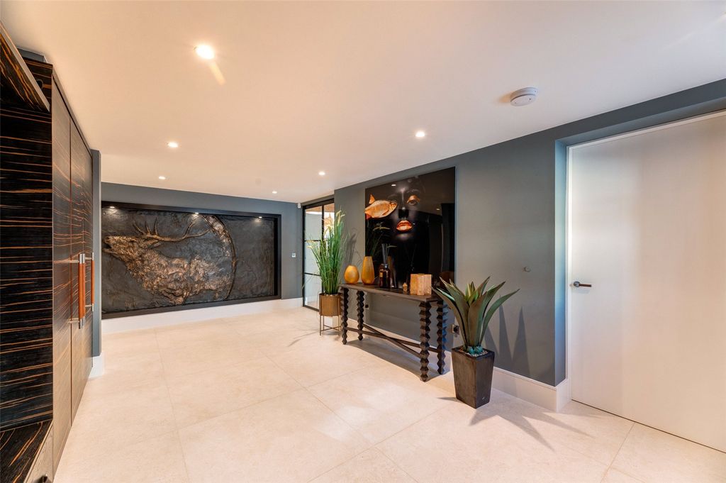 Property photo 2 of 27 Picture No. 19