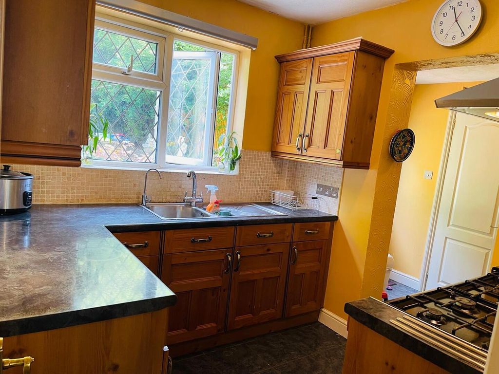 Property photo 1 of 12 Kitchen