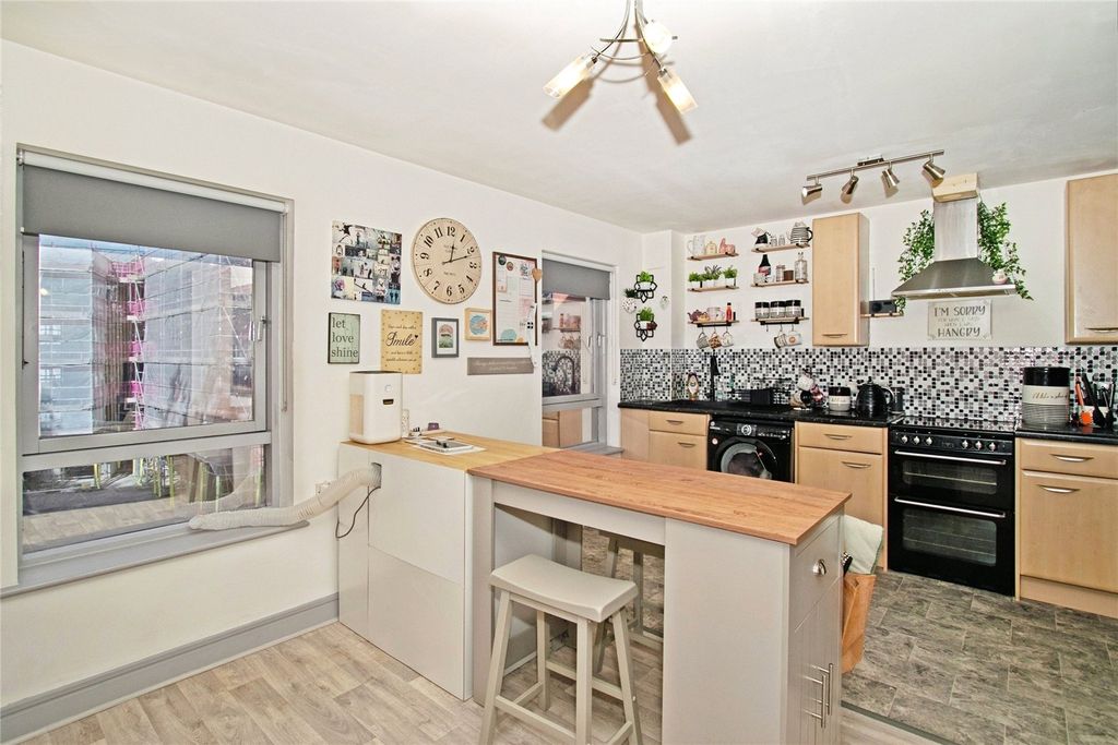 Property photo 2 of 9 Kitchen