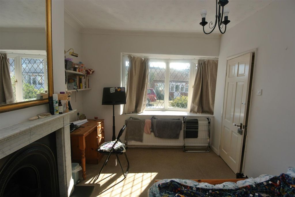 Property photo 3 of 19 Bedroom 1 Gf B.Jpg