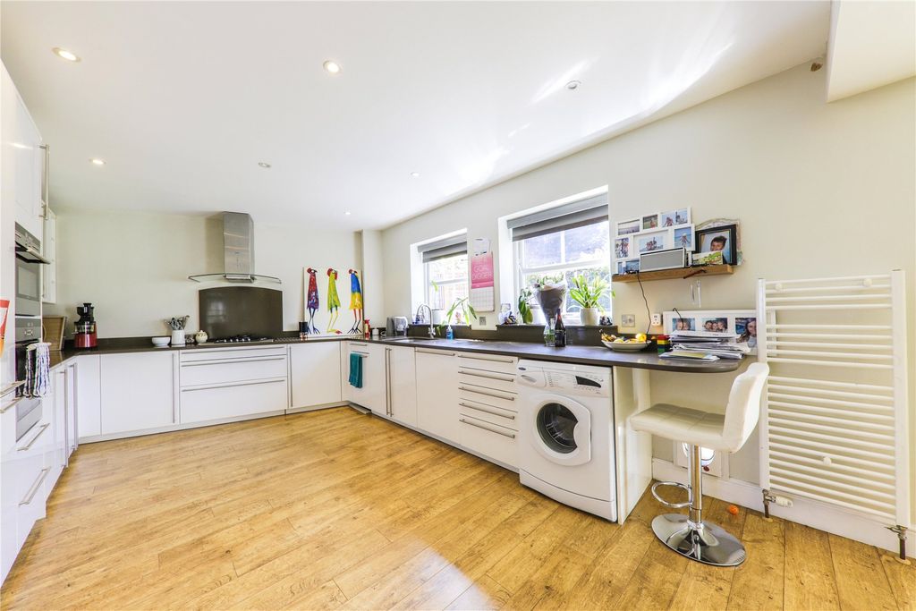 Property photo 3 of 13 Picture No. 31