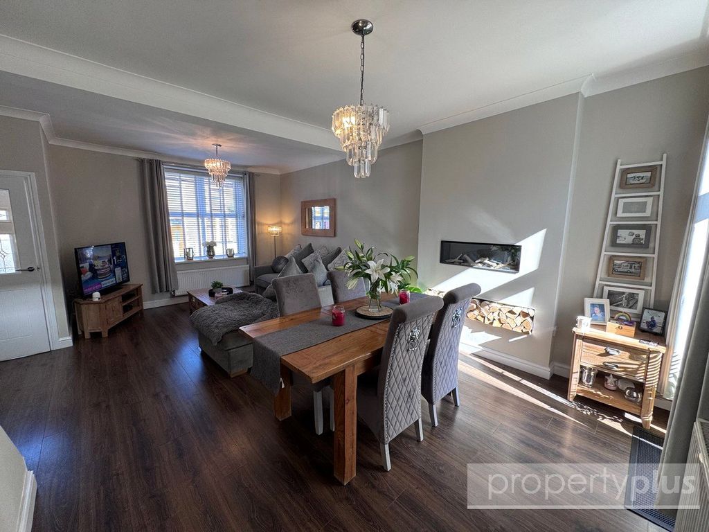 Property photo 2 of 18 Picture No. 04