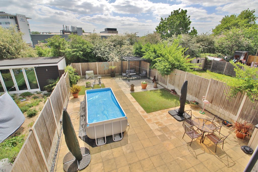 Property photo 2 of 14