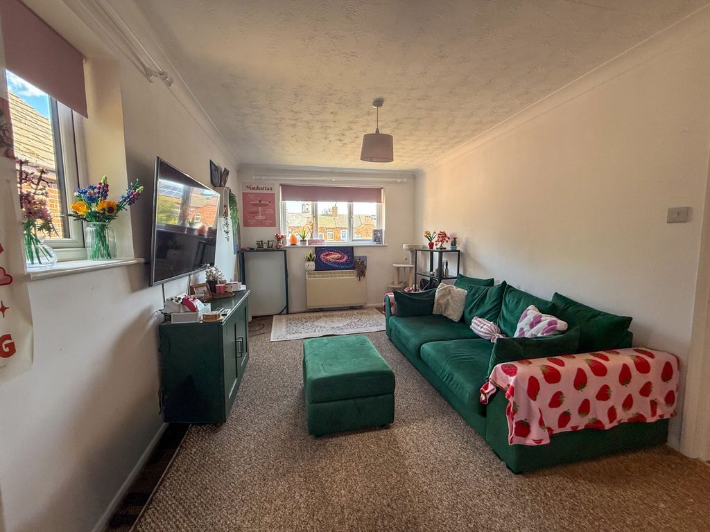Property photo 3 of 8 Living Room