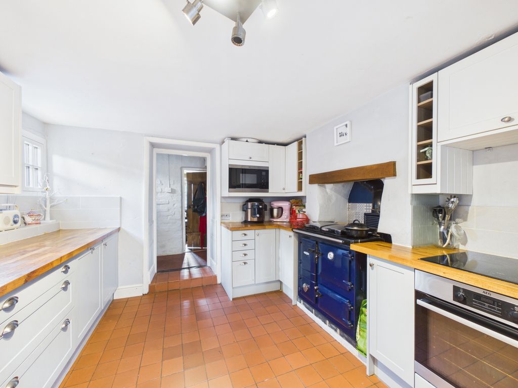 Property photo 3 of 8 Harbidges Lane