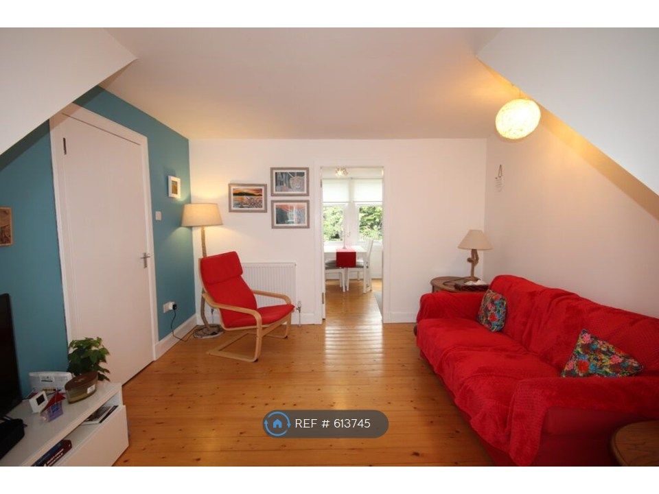 Property photo 3 of 12 Lounge