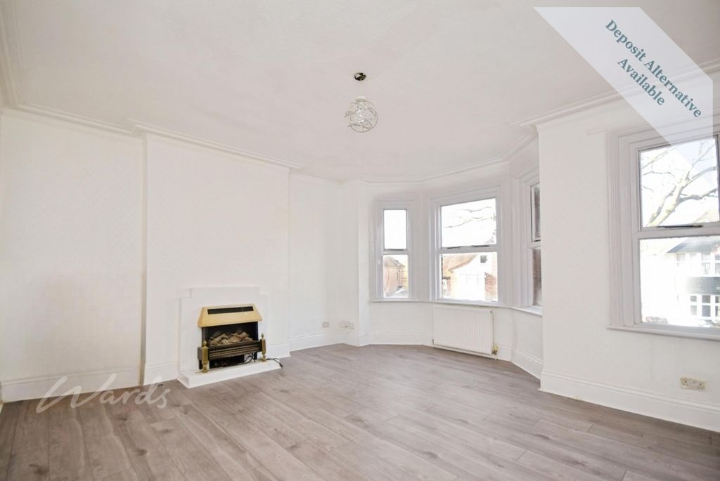 Property photo 3 of 11 Lounge