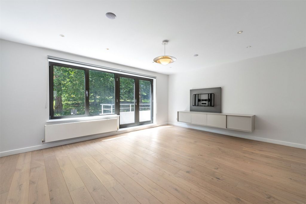 Property photo 3 of 21 Picture No. 40