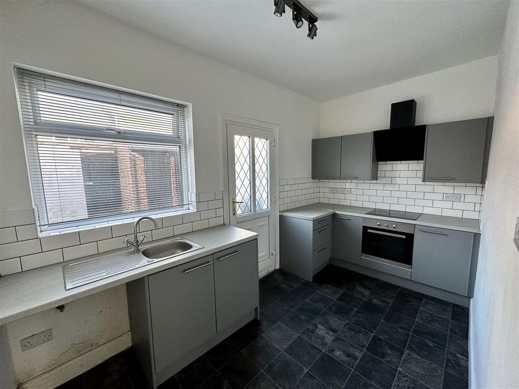 Property photo 1 of 9 Kitchen/Breakfast Room