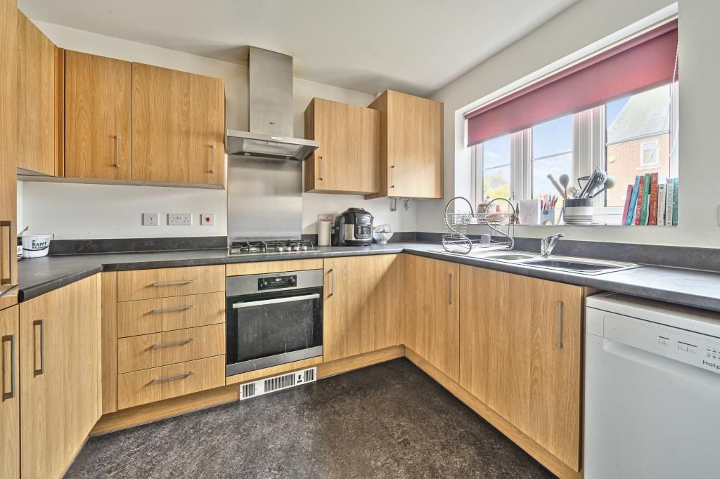 Property photo 3 of 20 Kitchen