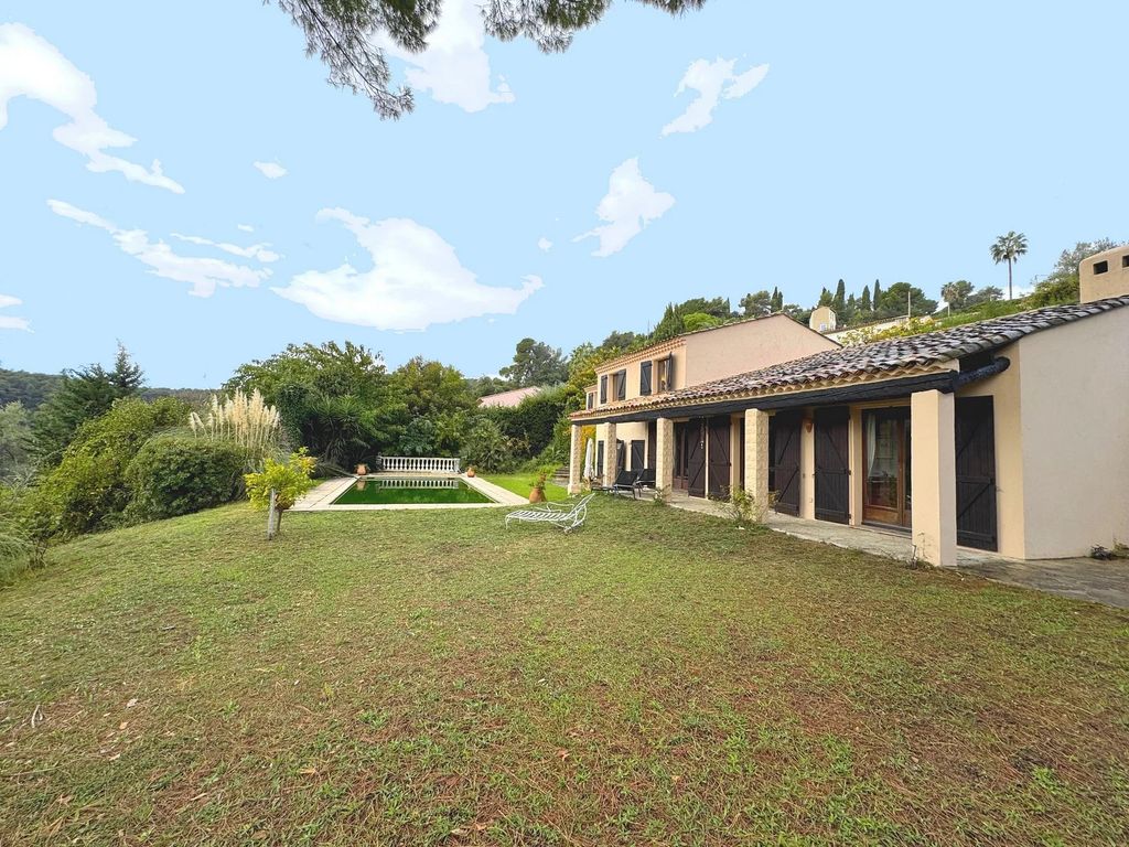 Property photo 3 of 11