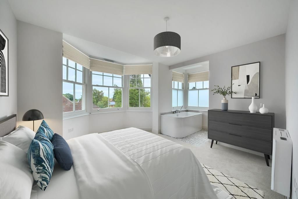 Property photo 3 of 9 Main Bedroom.Jpg