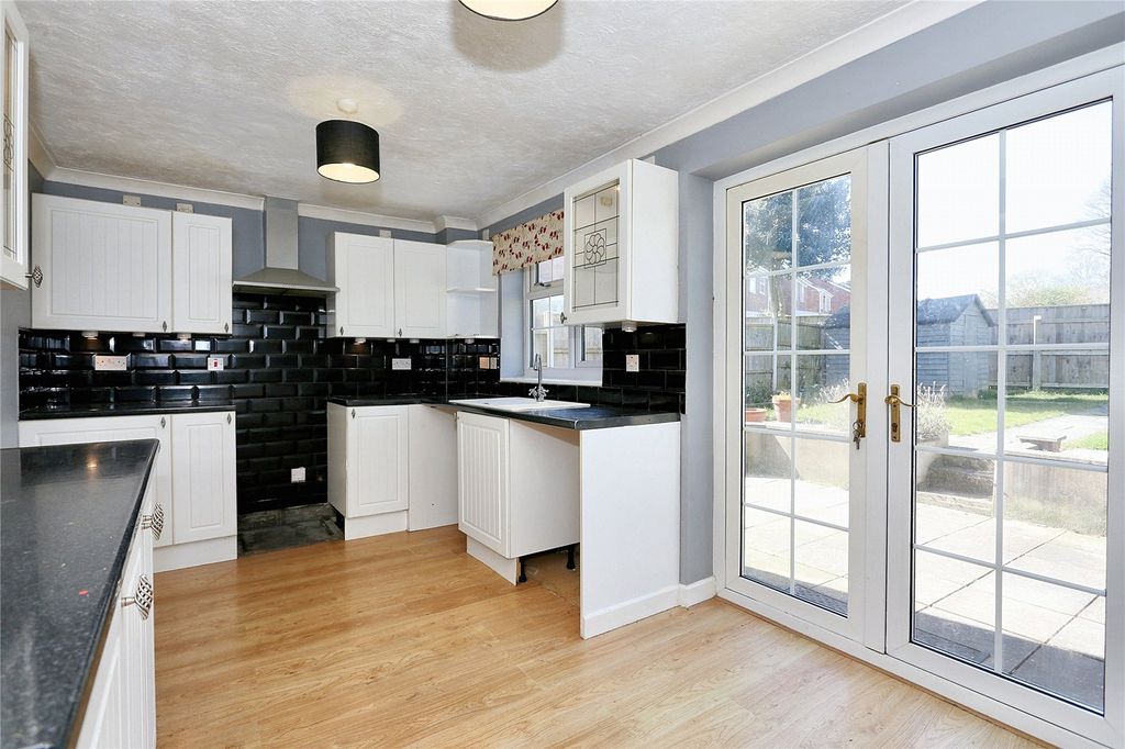 Property photo 3 of 12 Kitchen/Diner