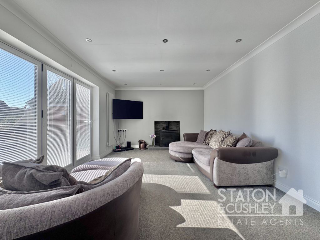 Property photo 3 of 32