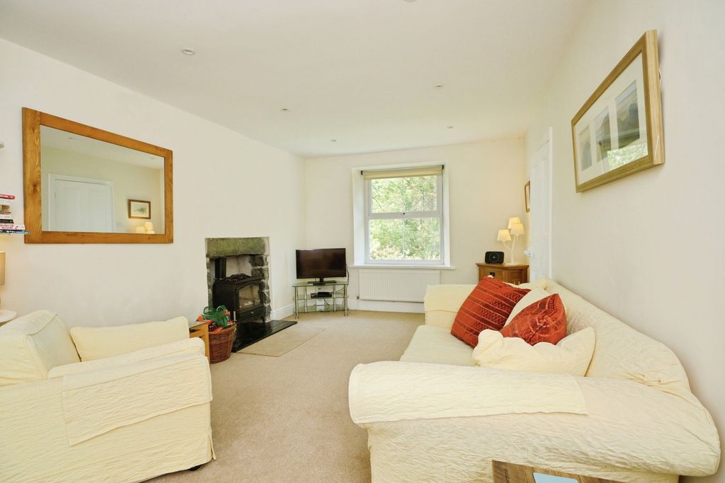 Property photo 2 of 20 Pbox-Img.Jpg