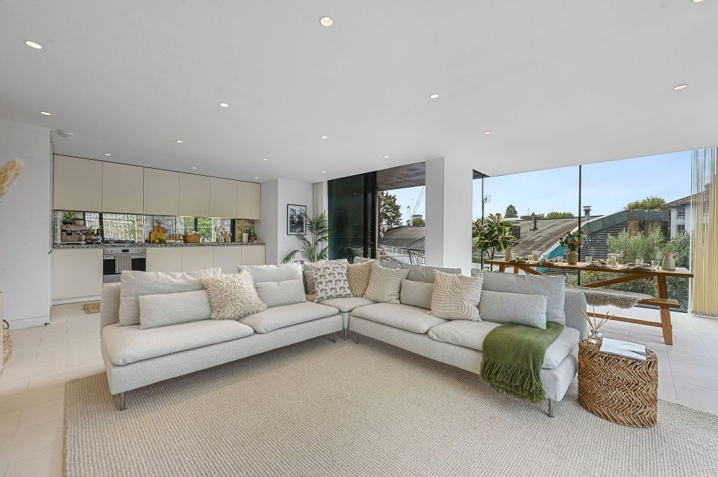 Property photo 1 of 10 1