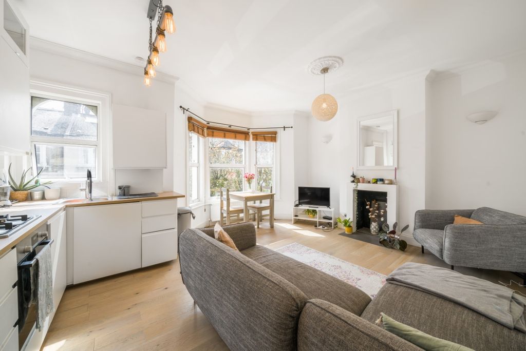 Property photo 2 of 9 975223 (5)