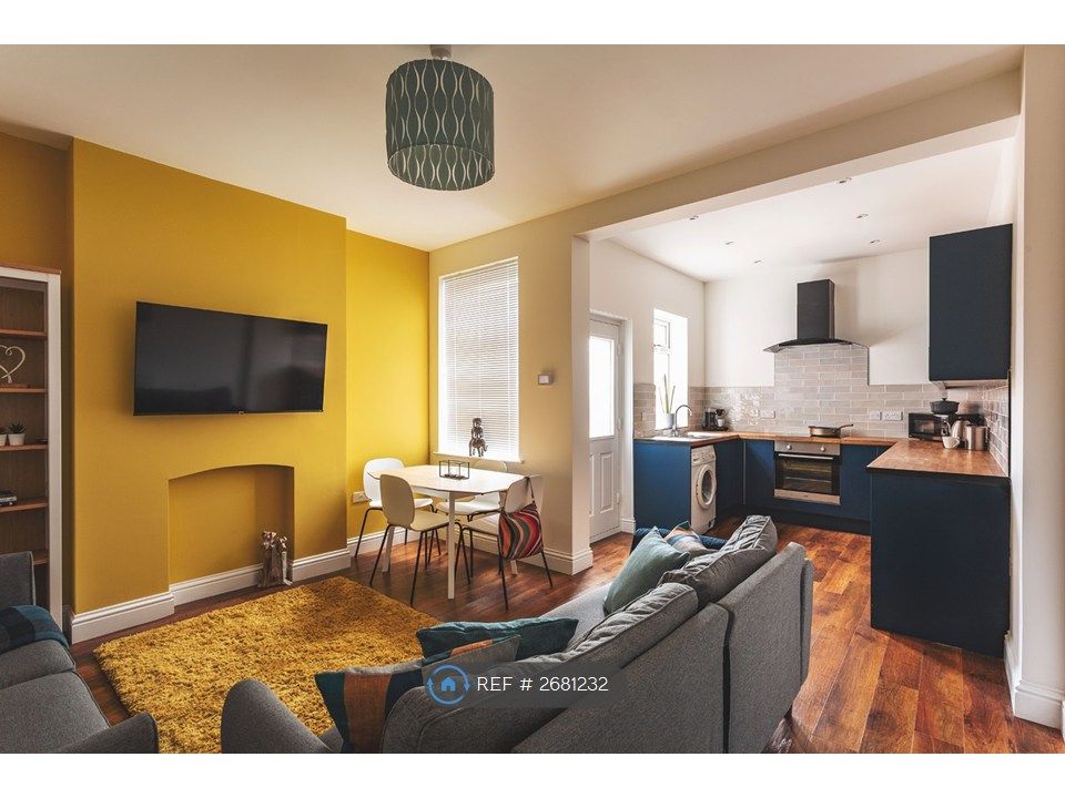 Property photo 2 of 21