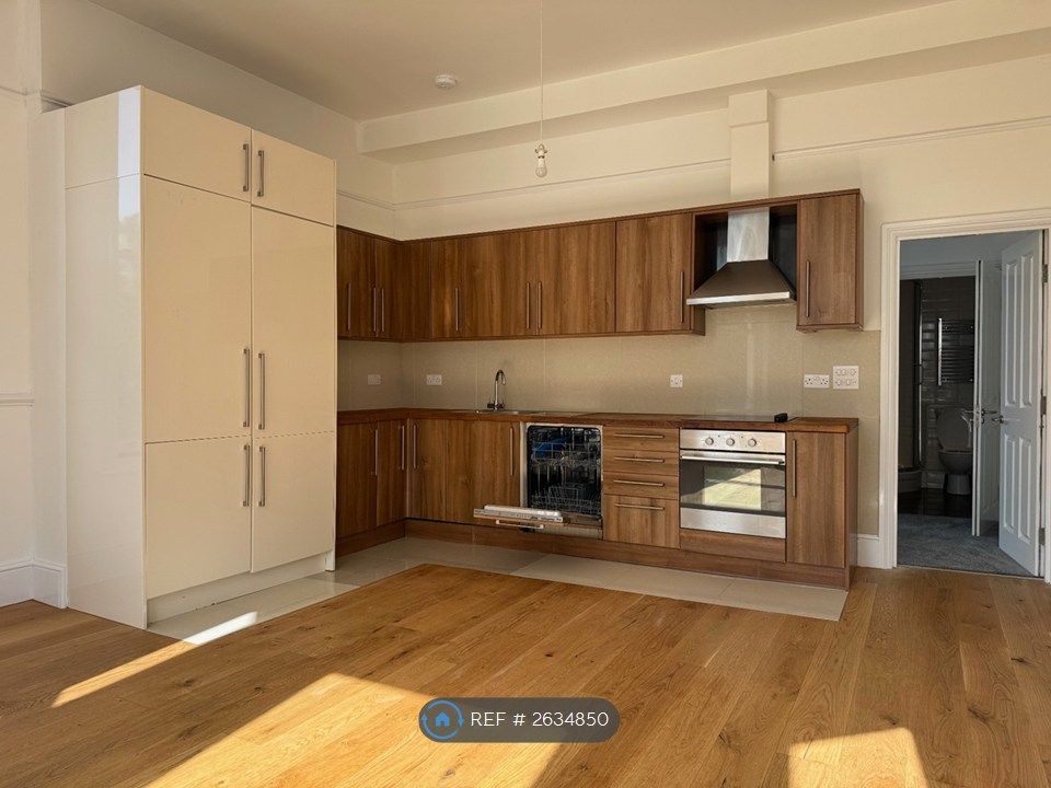 Property photo 3 of 13 Kitchen