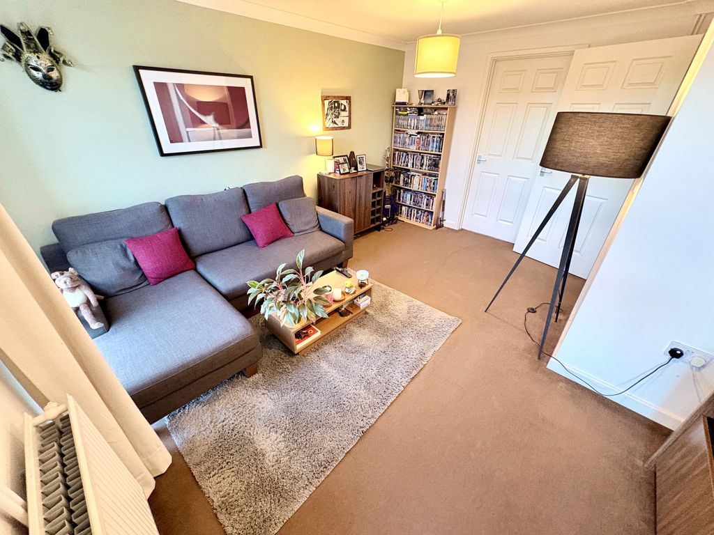 Property photo 3 of 14 Living Room