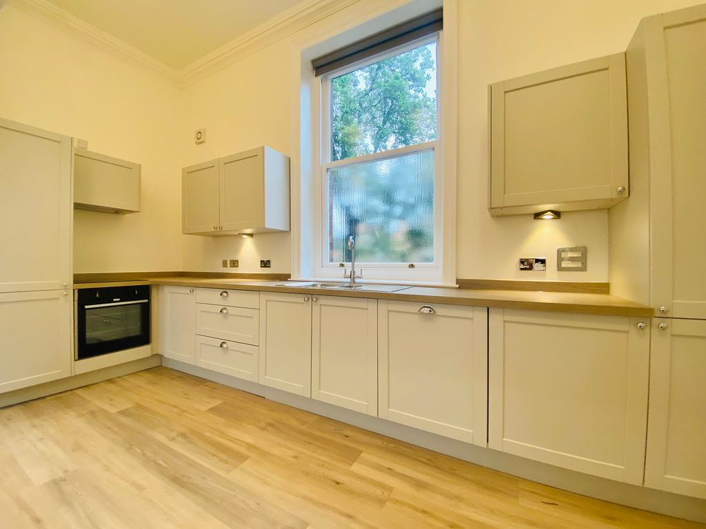 Property photo 2 of 8 Kitchen