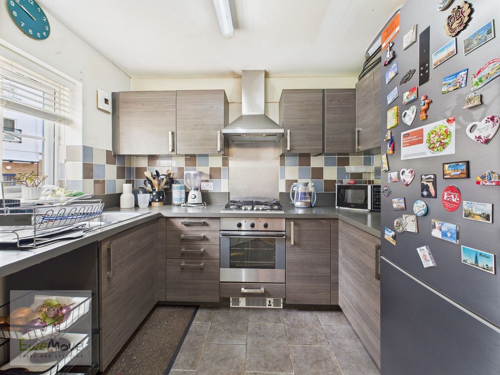Property photo 2 of 16 Kitchen