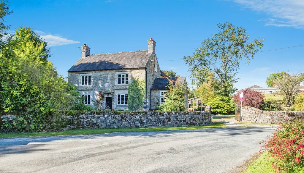 Property photo 1 of 24