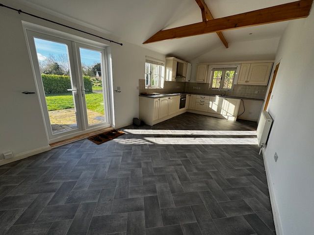 Property photo 2 of 10 Kitchen