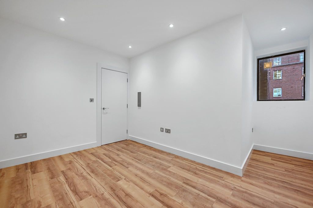 Property photo 2 of 7 Image